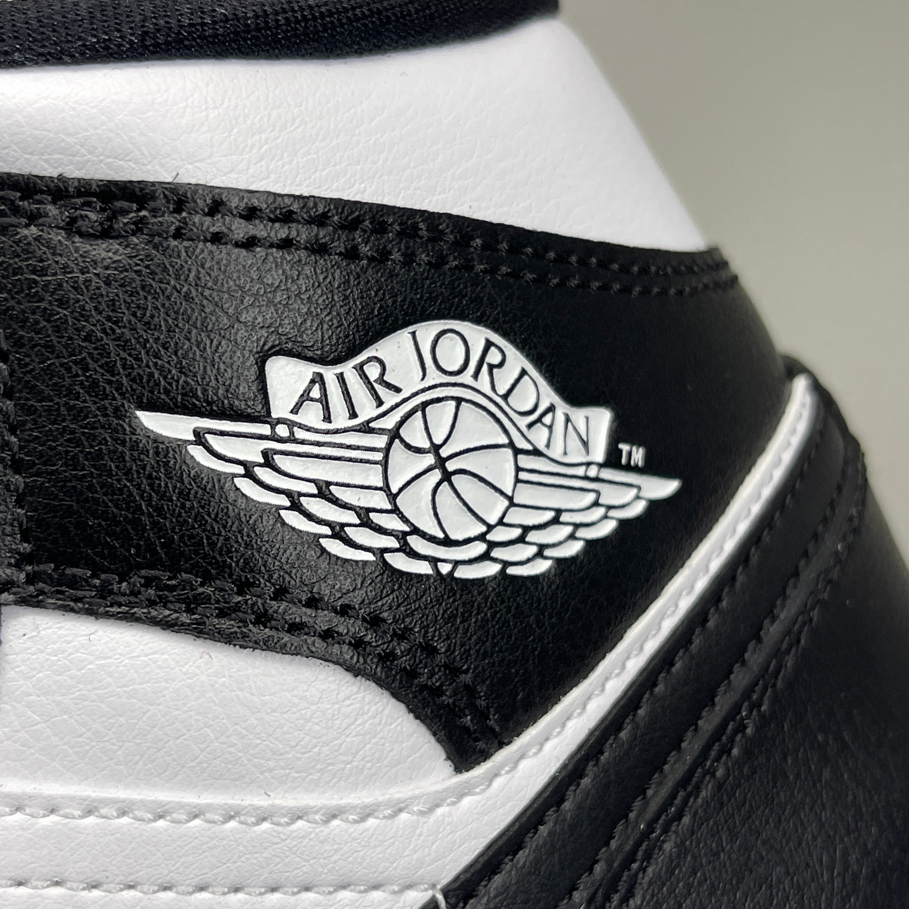 NIKE AIR JORDAN 1 Mid Panda Shoe Women's Sz 7.5 Black / White DV0991-101 (New)