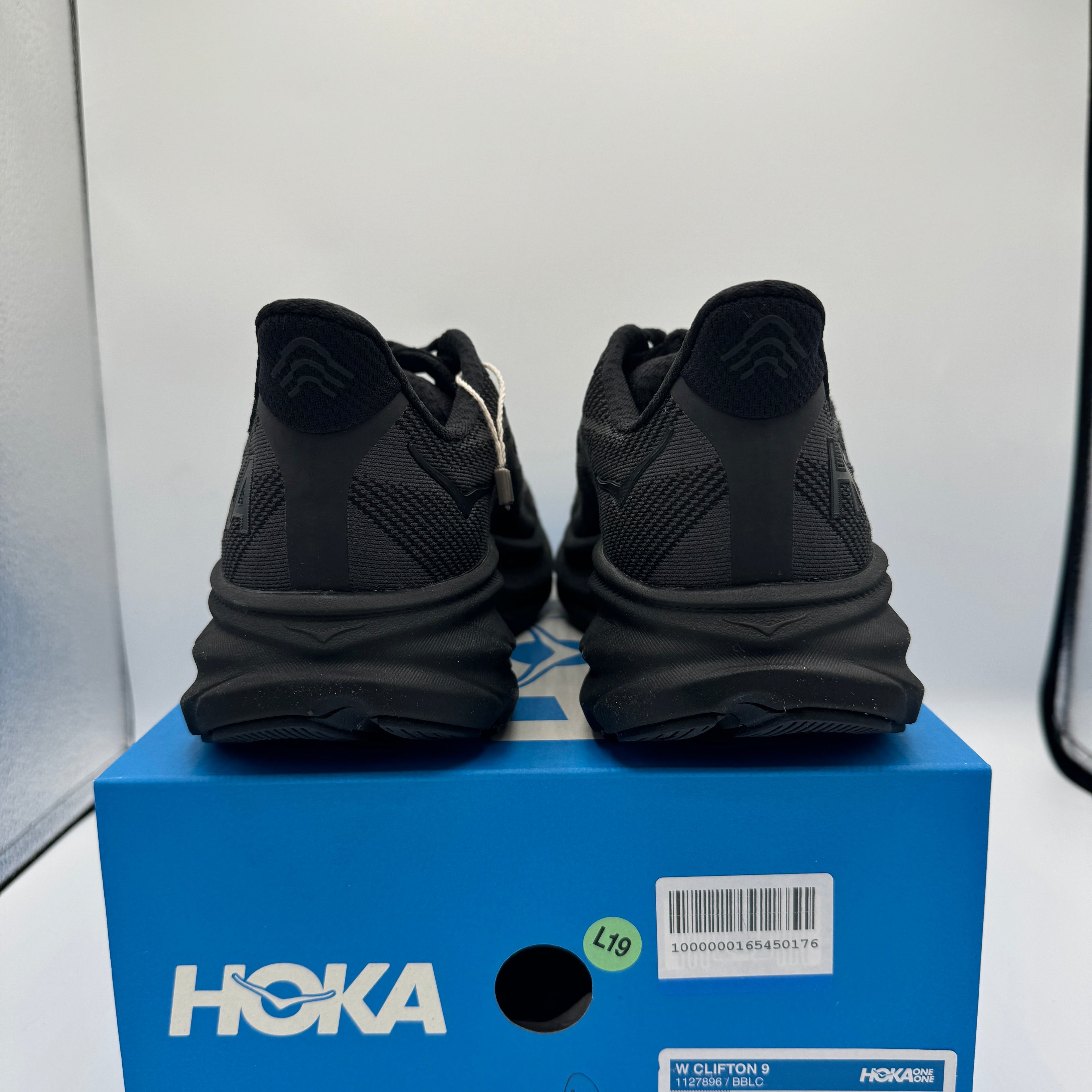 Hoka Clifton 9 Women’s Running Shoes All Black Hoka one one NEW