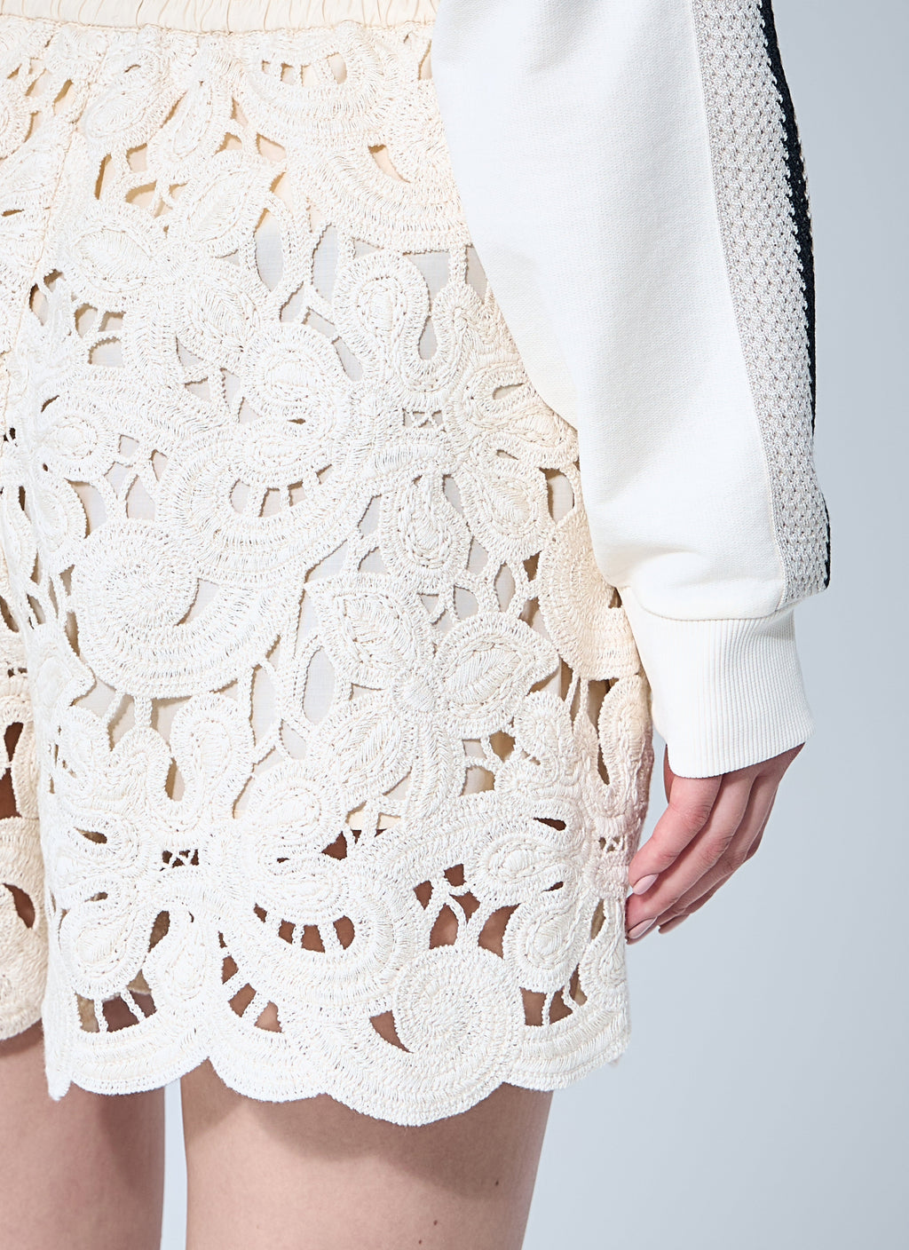 Moncler Women Embroidery Anglaise Shorts